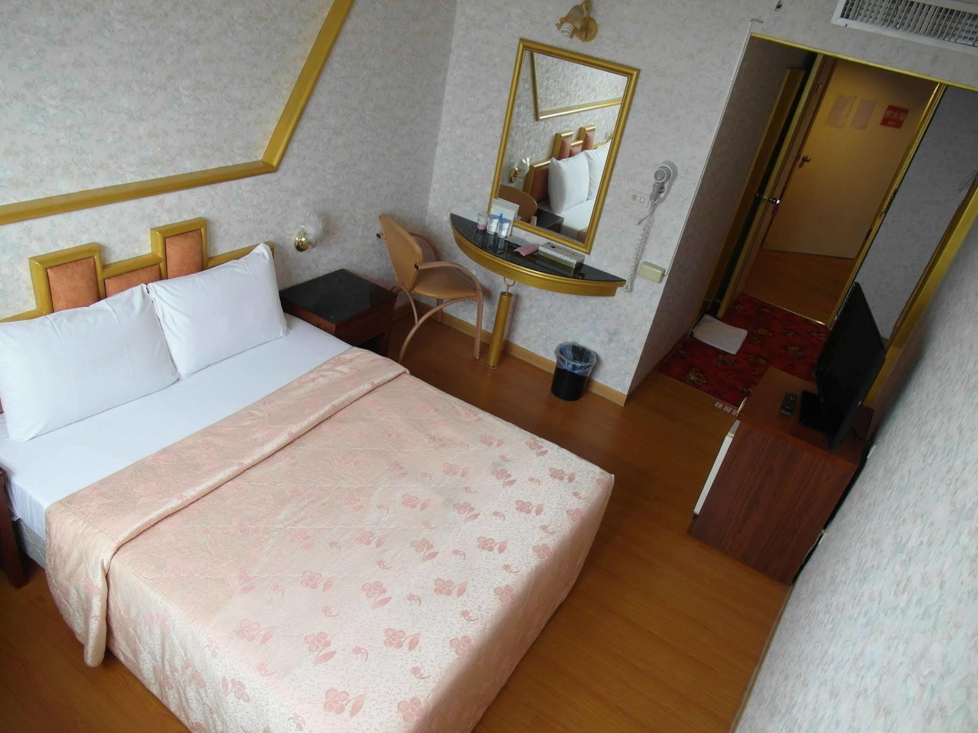 Lan Yin Tie Dao Hotel Тайнань Екстер'єр фото